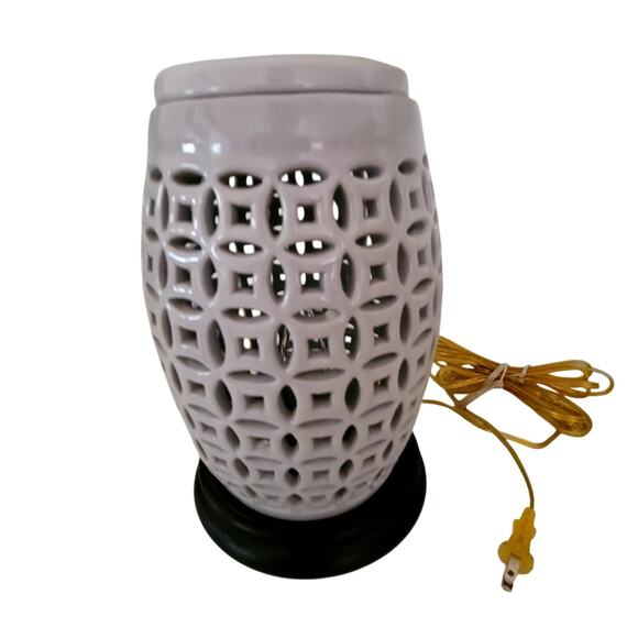 Chinoiserie Blanc de Chine pierce porcelain table lamp Black Base White Table - Picture 2 of 10